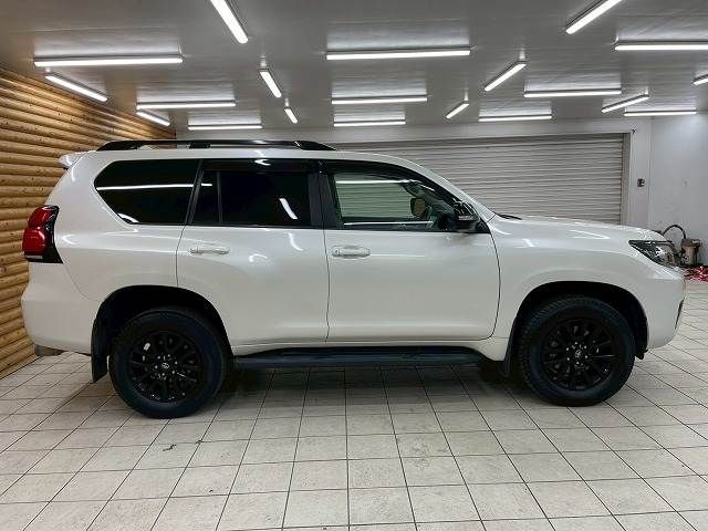 TOYOTA LANDCRUISER PRADO 2022 Image 31