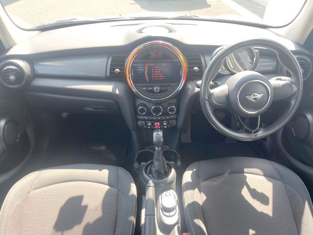 BMW MINI COOPER D 5D 2017 Image 31