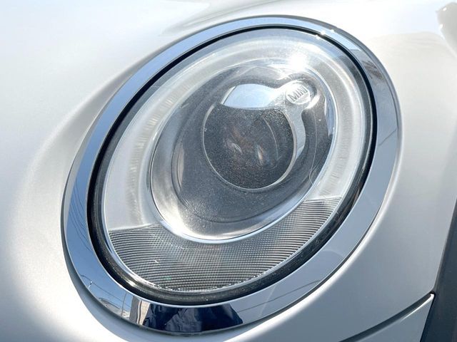 BMW MINI COOPER D 5D 2017 Image 31