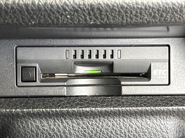 TOYOTA NOAH HYBRID 2016 Image 31