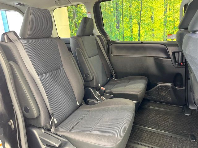 TOYOTA NOAH HYBRID 2016 Image 31