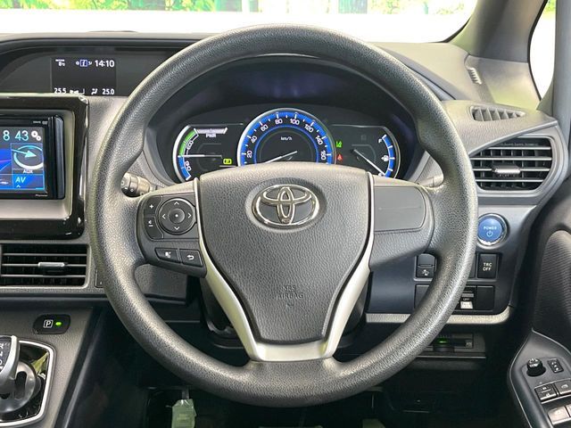 TOYOTA NOAH HYBRID 2016 Image 31