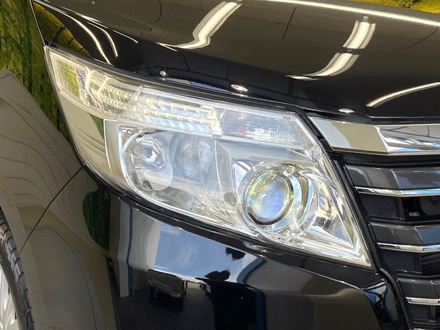 TOYOTA NOAH HYBRID 2016 Image 31