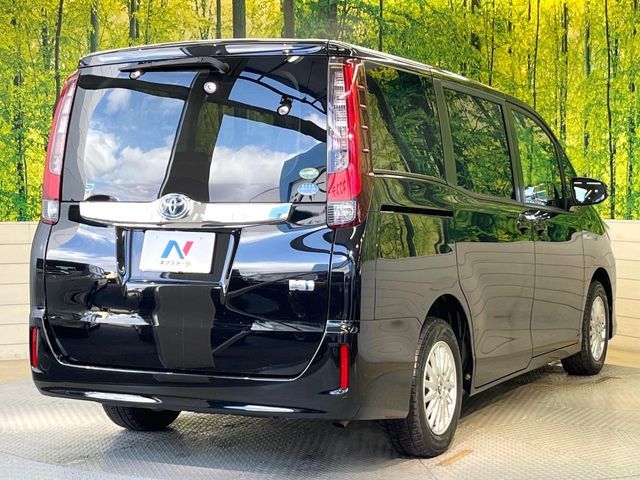 TOYOTA NOAH HYBRID 2016 Image 31