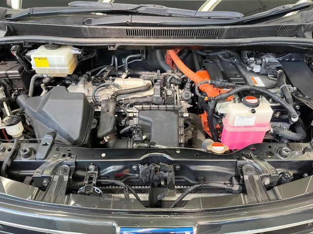 TOYOTA NOAH HYBRID 2016 Image 31