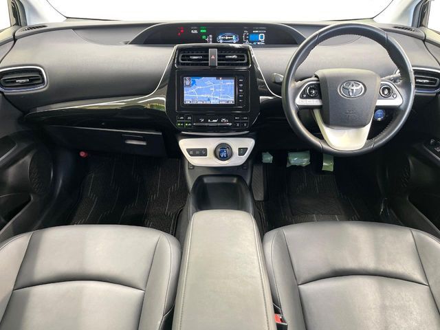 TOYOTA PRIUS 2015 Image 31