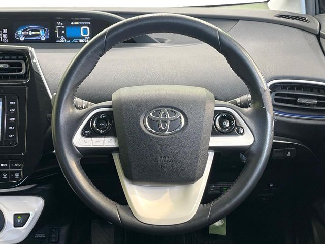 TOYOTA PRIUS 2015 Image 31