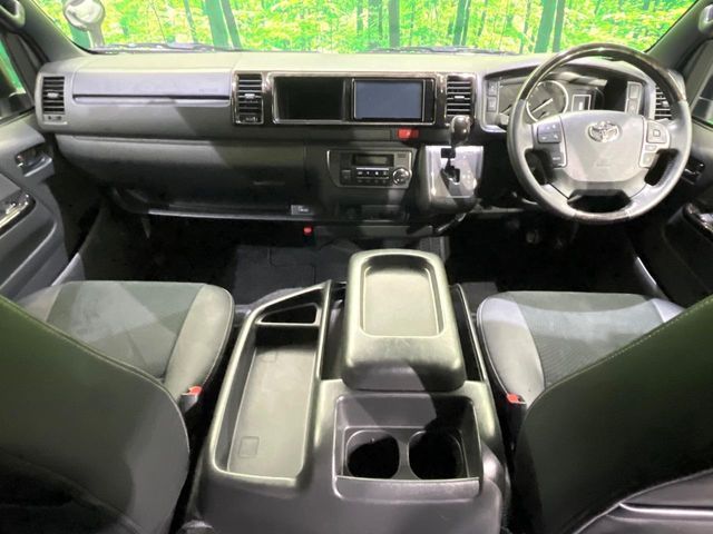 TOYOTA HIACE VAN 4WD 2022 Image 31