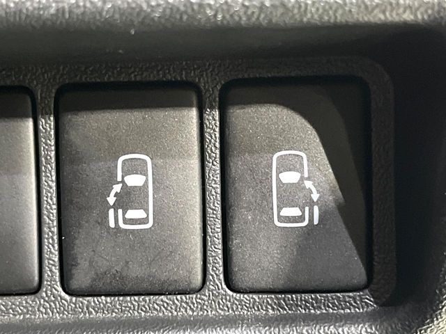 TOYOTA HIACE VAN 4WD 2022 Image 31