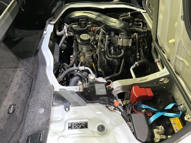 TOYOTA HIACE VAN 4WD 2022 Image 31