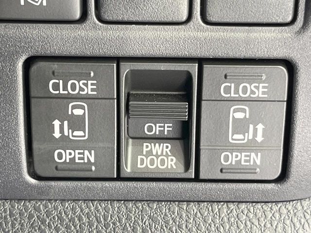 TOYOTA VOXY 2021 Image 31