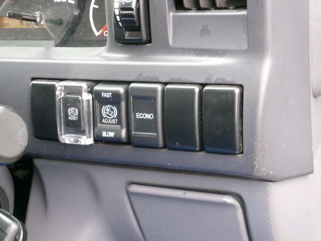 ISUZU ELF 2018 Image 31