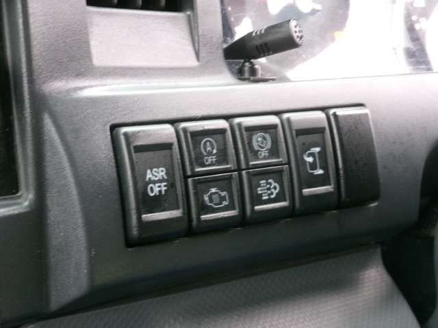 ISUZU ELF 2018 Image 31