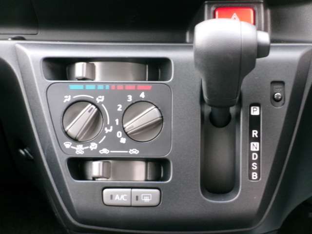 DAIHATSU MIRA E:S 2017 Image 31