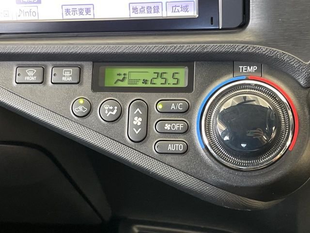 TOYOTA AQUA 2013 Image 31