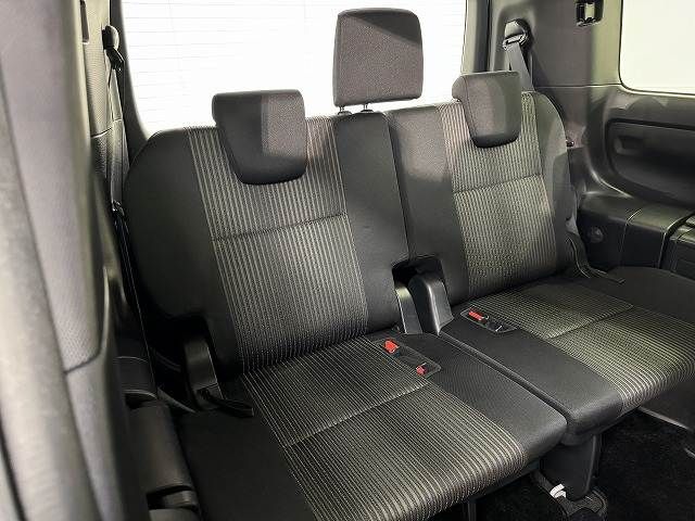 TOYOTA VOXY 2018 Image 31