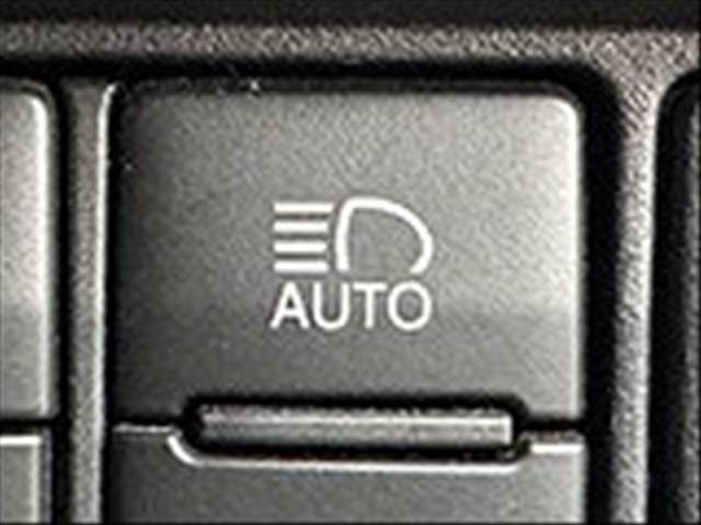 TOYOTA VOXY 2018 Image 31