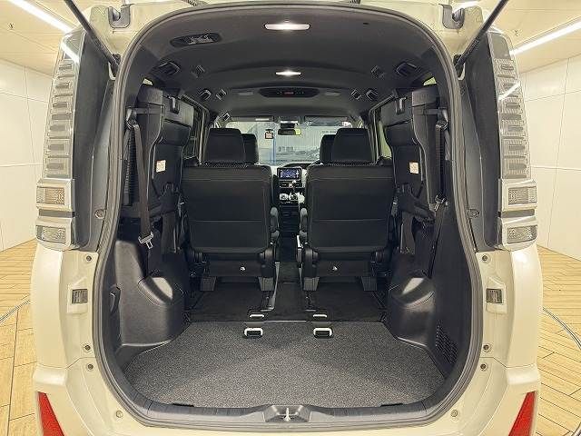 TOYOTA VOXY 2018 Image 31