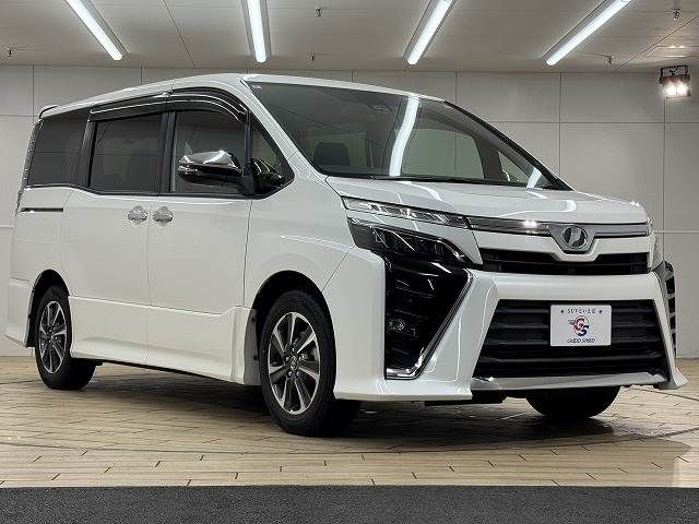 TOYOTA VOXY 2018 Image 31