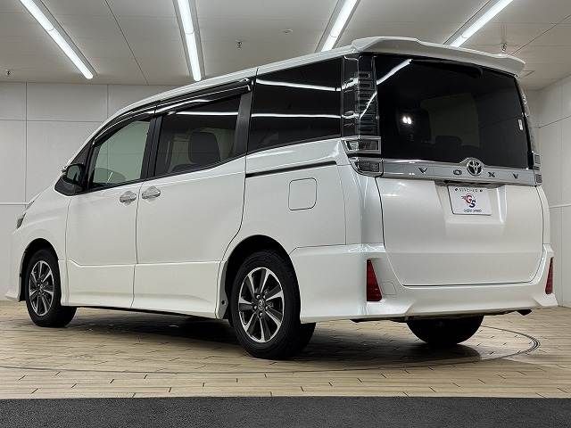 TOYOTA VOXY 2018 Image 31