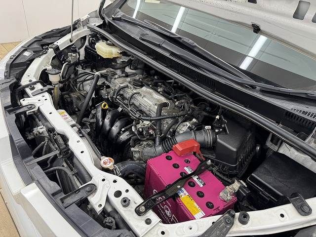 TOYOTA VOXY 2018 Image 31