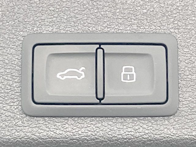 AUDI A4 AVANT 2019 Image 31