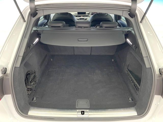 AUDI A4 AVANT 2019 Image 31