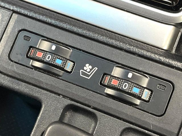 TOYOTA LANDCRUISER PRADO 2023 Image 31