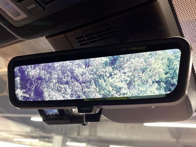 TOYOTA VOXY HYBRID 2024 Image 31