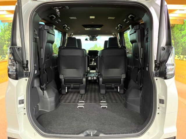 TOYOTA VOXY HYBRID 2024 Image 31