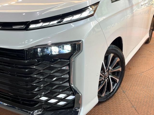 TOYOTA VOXY HYBRID 2024 Image 31