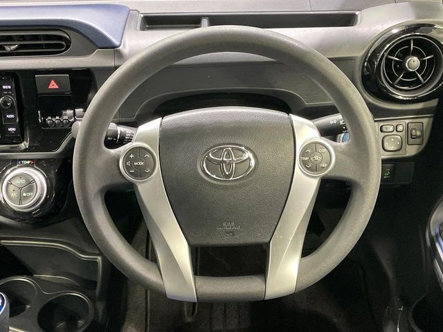 TOYOTA AQUA 2015 Image 31