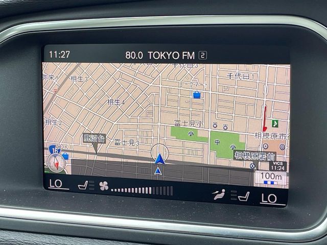 VOLVO V40 2018 Image 31