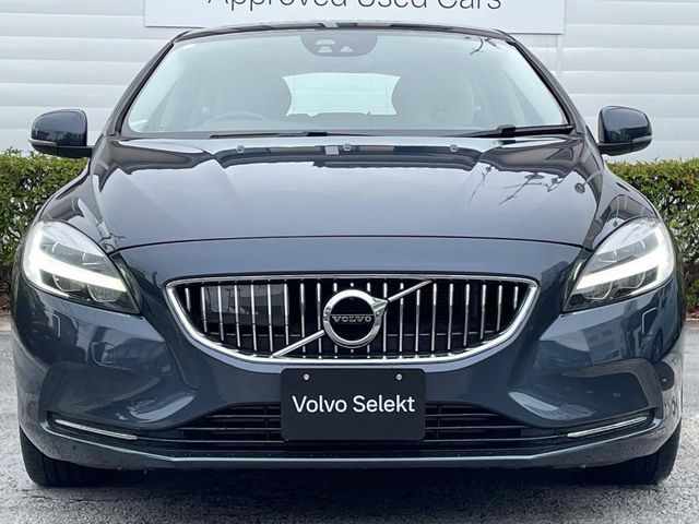 VOLVO V40 2018 Image 31