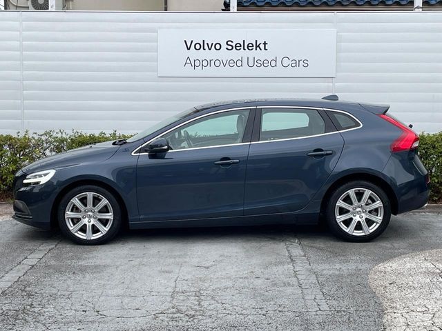 VOLVO V40 2018 Image 31