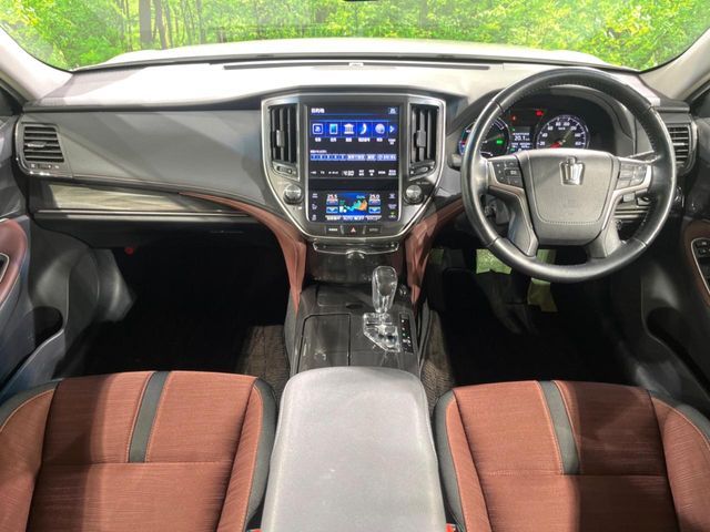 TOYOTA CROWN SEDAN HYBRID 2013 Image 31