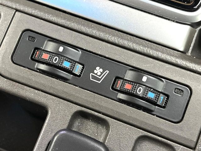 TOYOTA LANDCRUISER PRADO 2023 Image 31