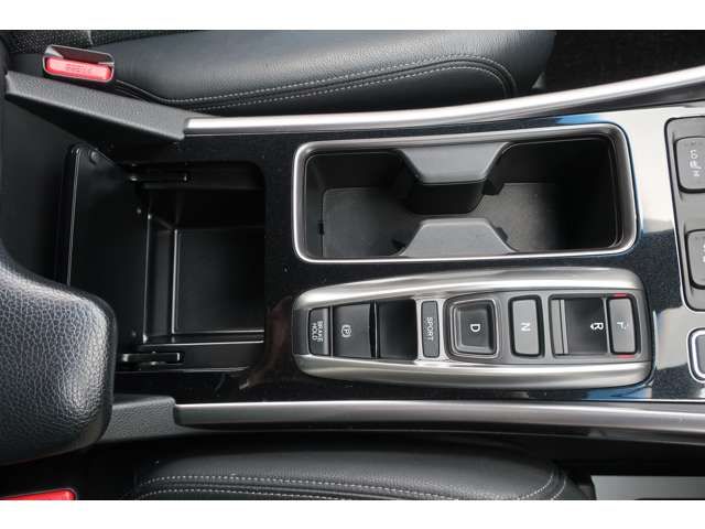 HONDA ACCORD HYBRID 2016 Image 31