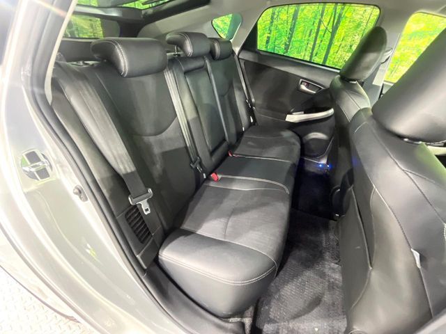 TOYOTA PRIUS 2015 Image 31