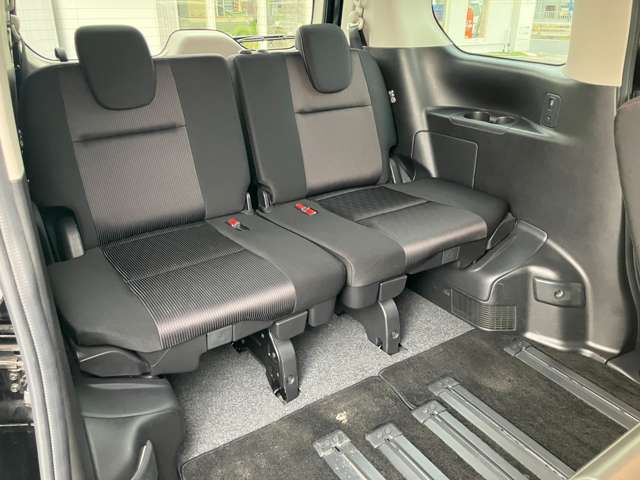 NISSAN SERENA  S-HYBRID 4WD 2018 Image 31