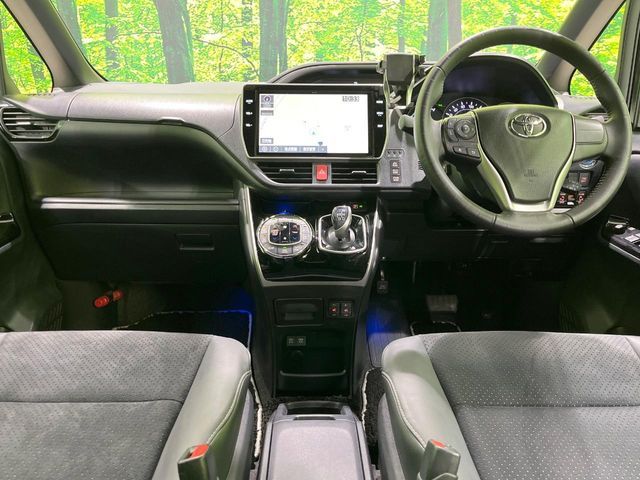 TOYOTA VOXY HYBRID 2021 Image 31