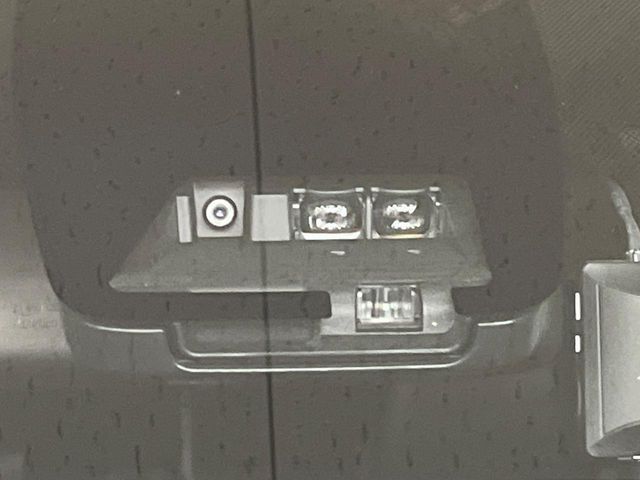 TOYOTA VOXY HYBRID 2021 Image 31