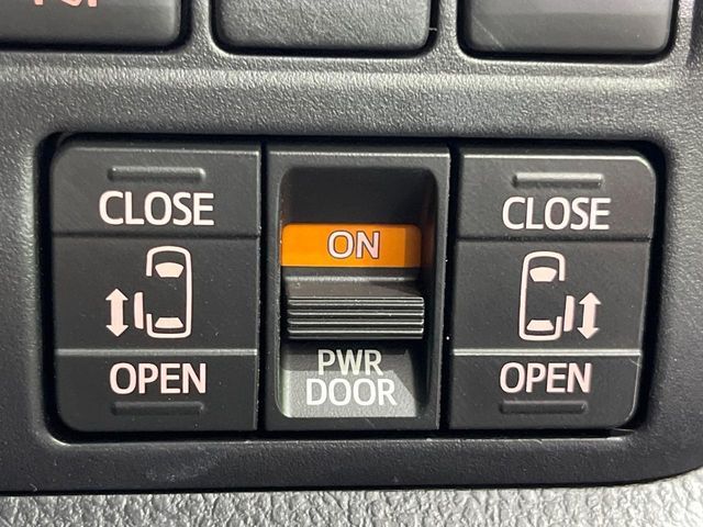 TOYOTA VOXY HYBRID 2021 Image 31