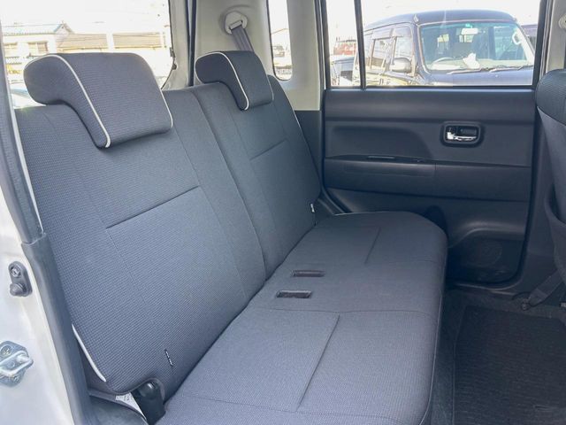 TOYOTA PIXIS SPACE CUSTOM 2015 Image 31