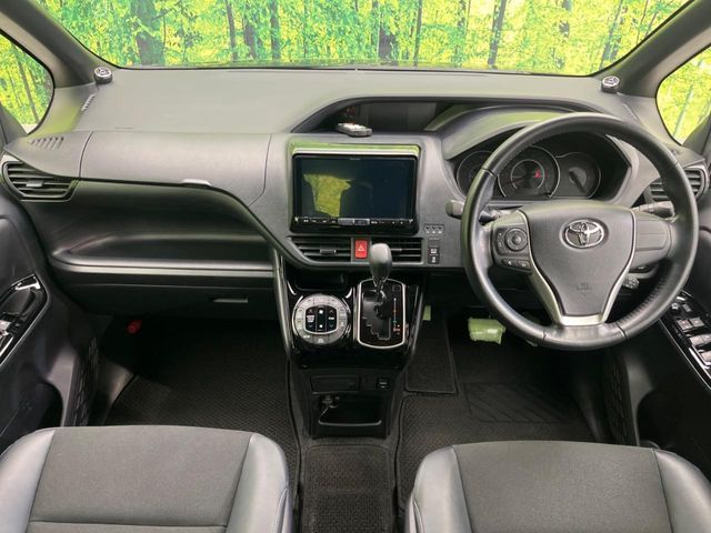 TOYOTA NOAH 2018 Image 31