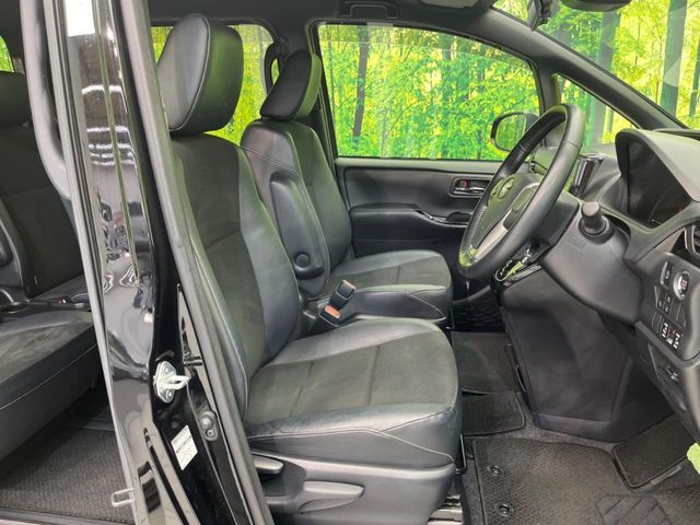 TOYOTA NOAH 2018 Image 31