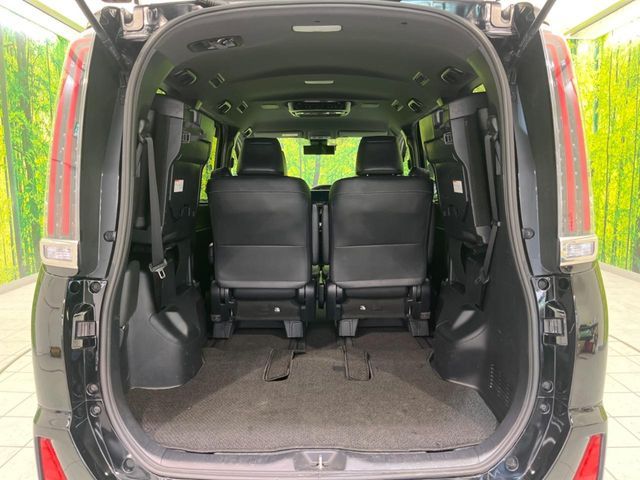 TOYOTA NOAH 2018 Image 31