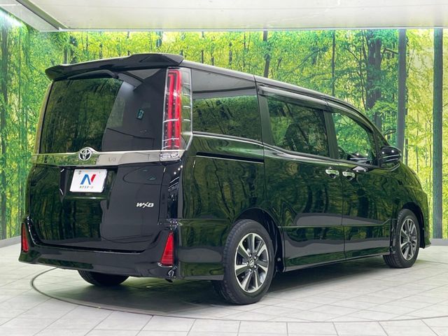 TOYOTA NOAH 2018 Image 31