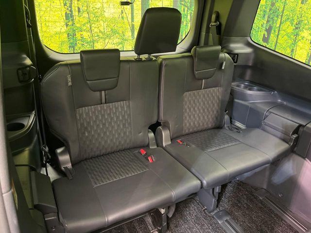 TOYOTA NOAH HYBRID 2022 Image 31