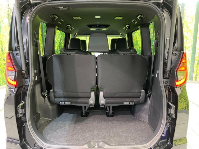 TOYOTA NOAH HYBRID 2022 Image 31